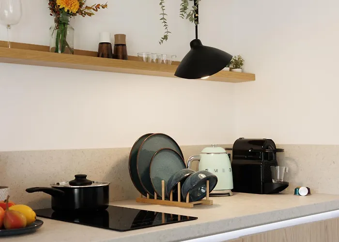 Appartement Cigale Jaune Avec Terrasse Et Piscine à Antibes